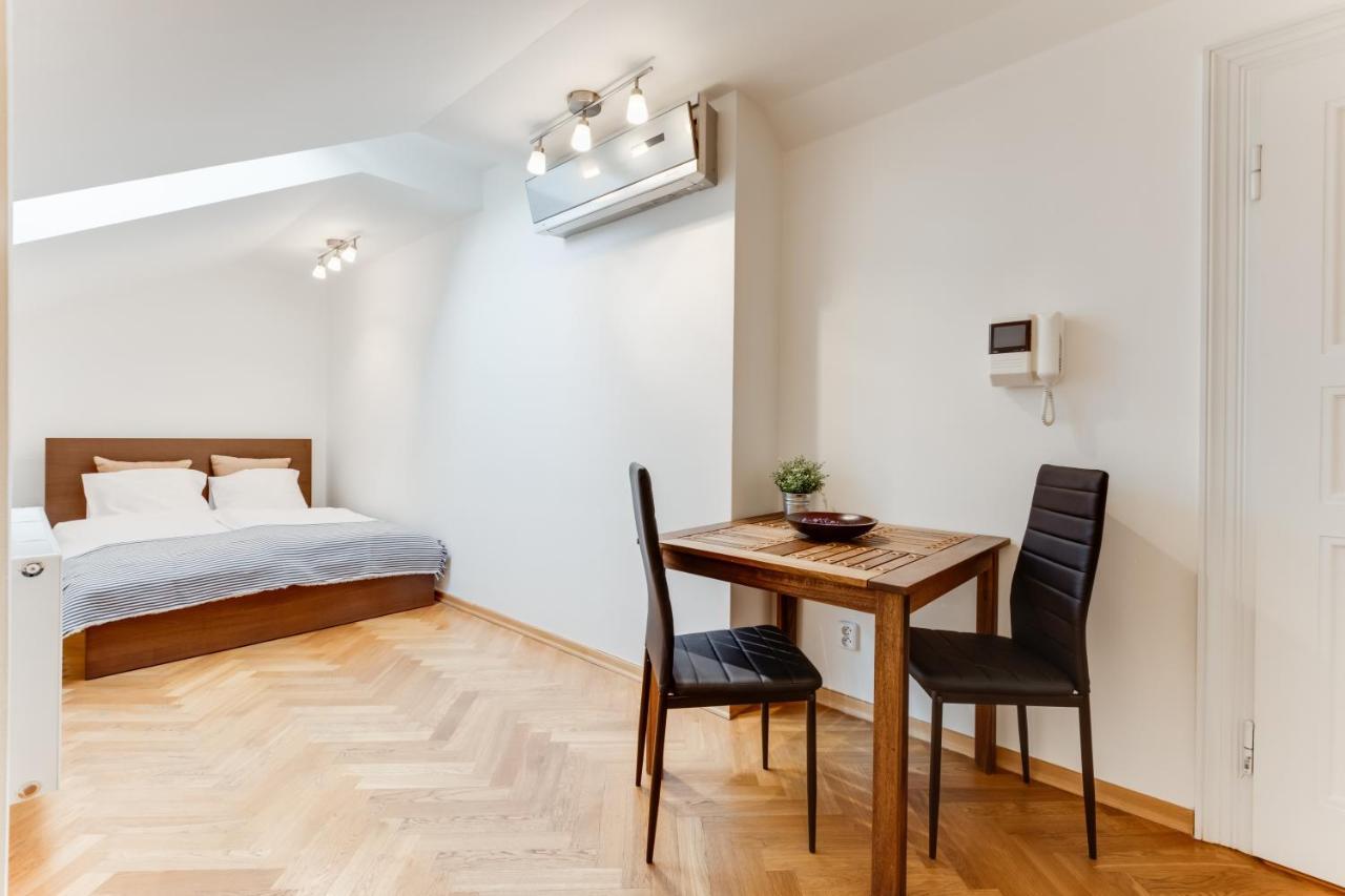 Jt'S Apartments Bilkova Str. Praha Bagian luar foto
